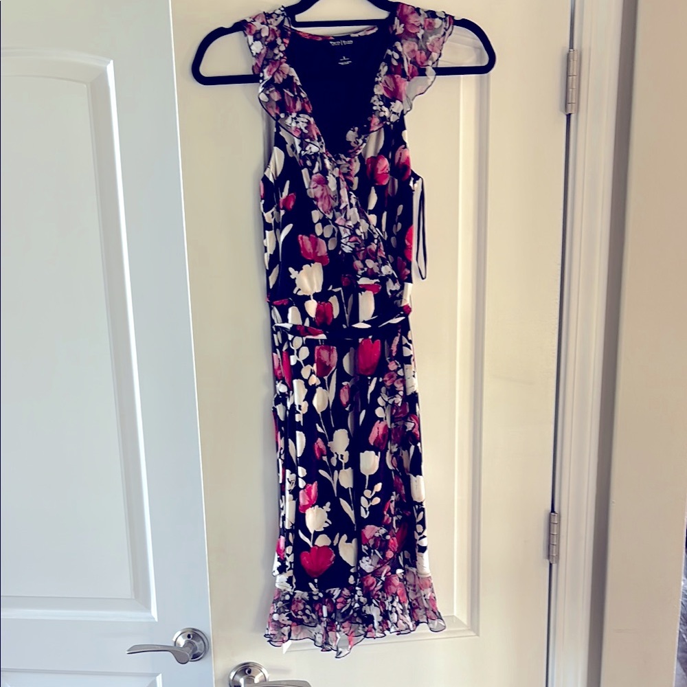 White House Black Market Floral Sleeveless Dress